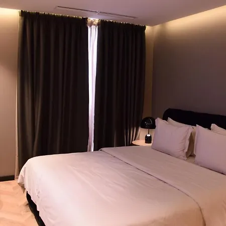 Unik 4* Tirana